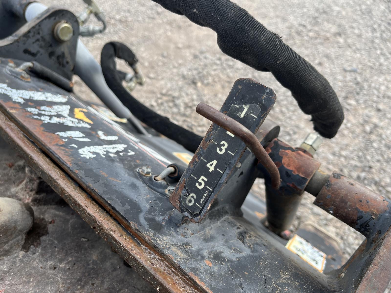 ./imagenes/INVOICE/2019/14505/PERFILADORA PARA MINICARGADOR CATERPILLAR PC6 (5).JPG